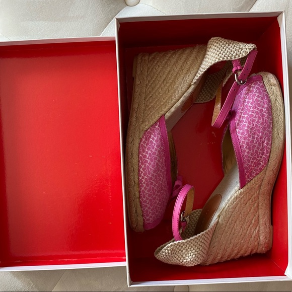 SOLD - WOMEN’S COACH FUSCHIA / PINK ESPADRILLES SIZE 9 - Picture 3 of 8